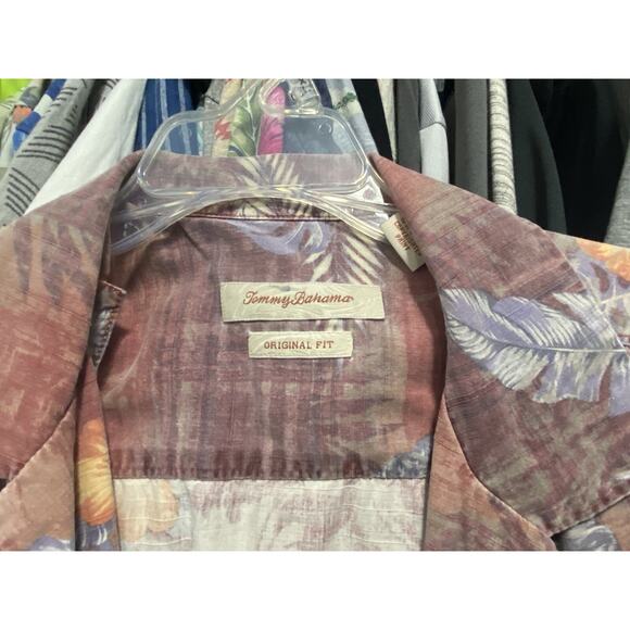 Tommy Bahama Red Multicolor Floral Short Sleeve Silk Cotton Hawaiian Shirt M EUC - Picture 3 of 5